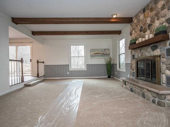 4th image of 608 Mesa Ct