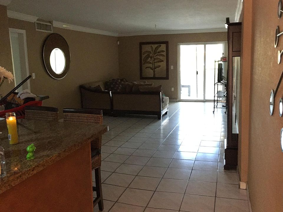 spacious - Living room and Dining room