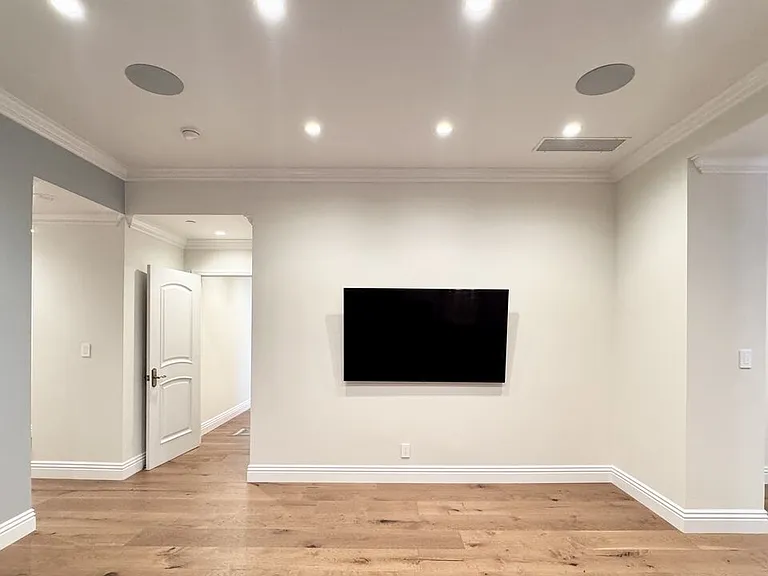 10724 Wilshire Blvd #1605 — Photo 41
