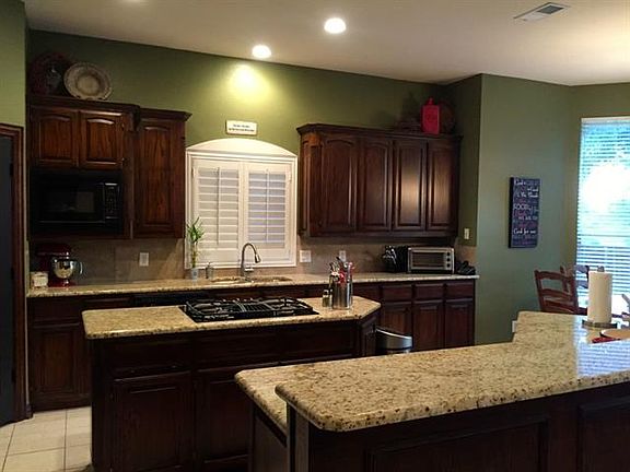 3rd image of 1905 Woodhill Dr