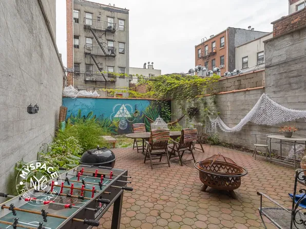 95 Seigel Street image 1 of 8