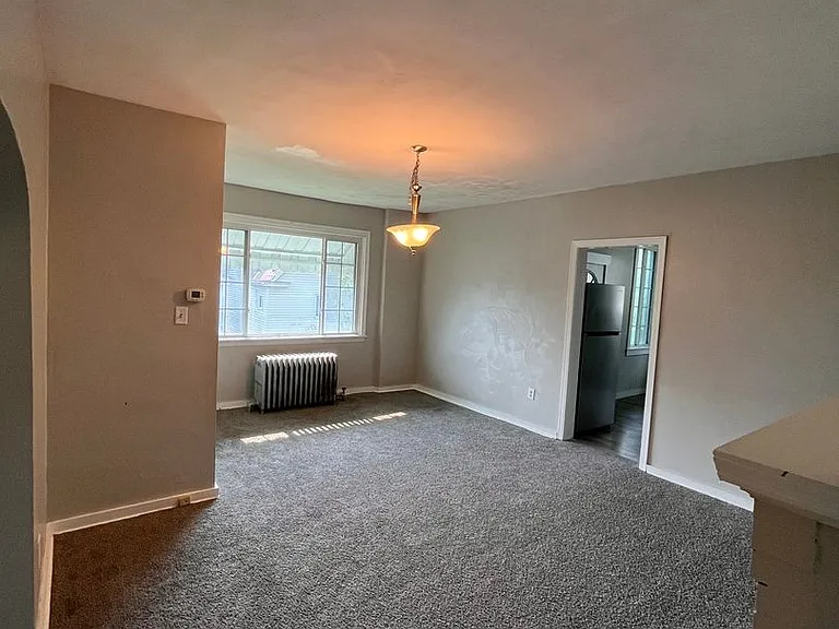 109 Kenova St — Photo 9