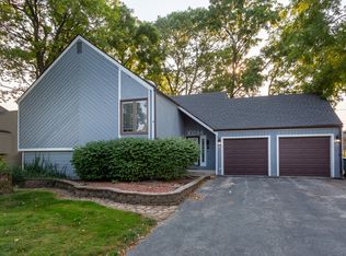 10244 S 86th Ave, Palos Hills, IL 60465