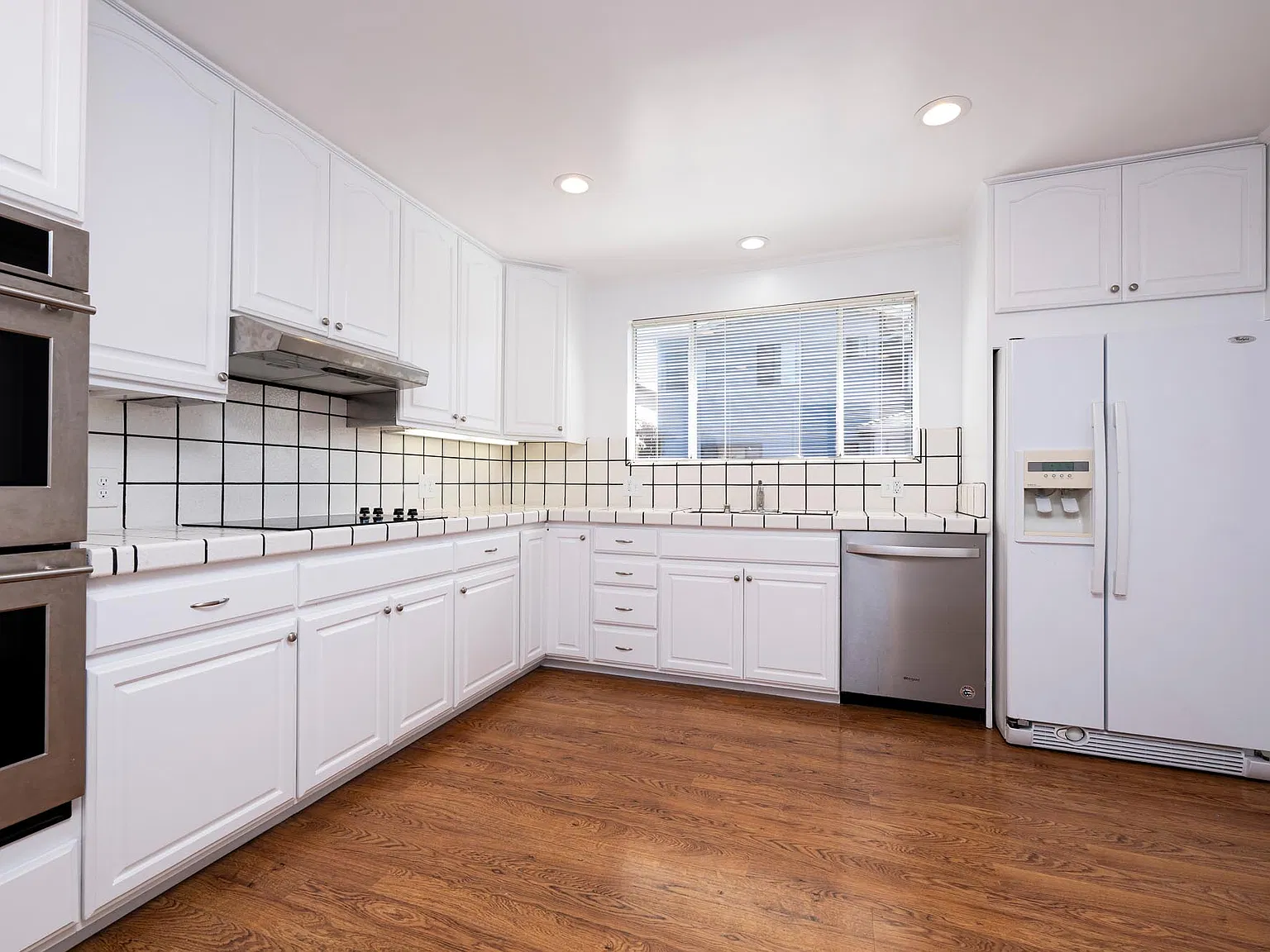 3 bed, 1.5 bath, 1290 sqft, $6,700 — Photo 4