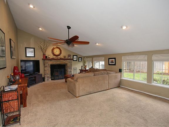 5th image of 4442 Valmonte Dr