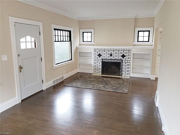 4th image of 2031 E 224th St