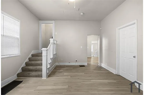 Building Photo - 1211 W 30th St