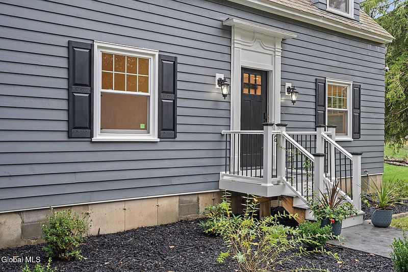3rd image of 2628 Troy Schenectady Road
