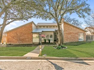 2004 Longbranch Ct, Arlington, TX 76012