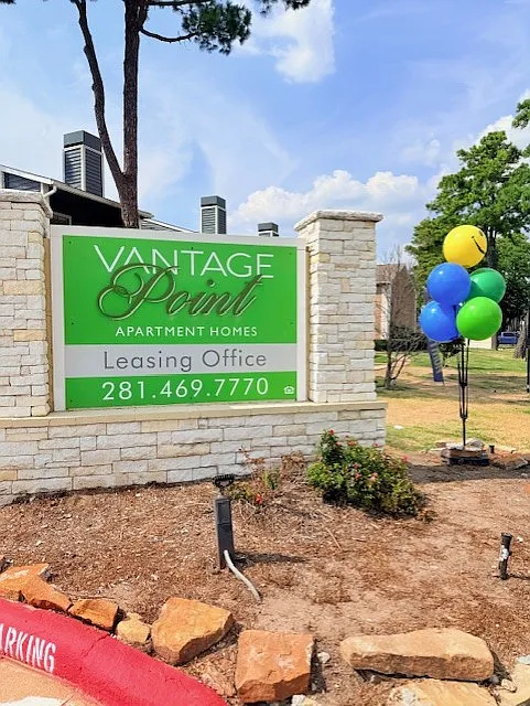 Vantage Point Apartments — Photo 1