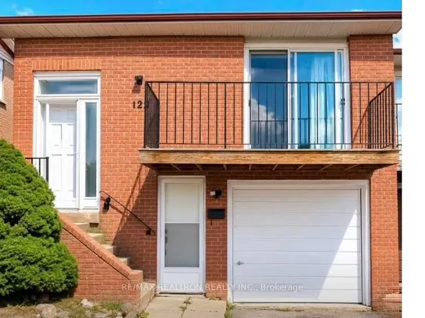122 Copperwood Sq, Toronto, ON M1V 2C1