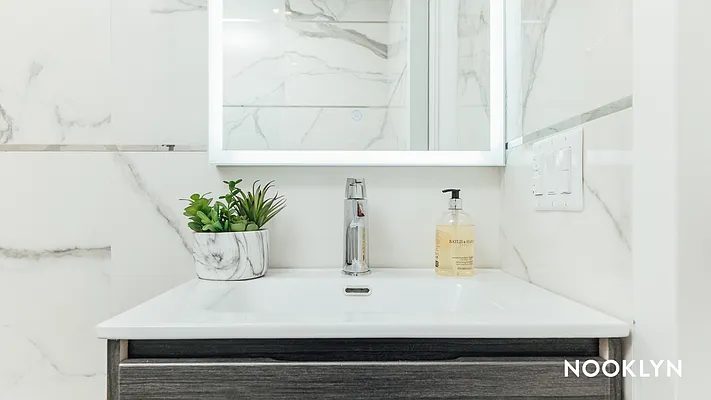 Rented by Nooklyn NYC LLC | media 41