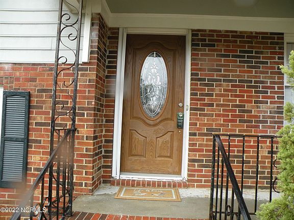 3rd image of 712 Yulan Dr