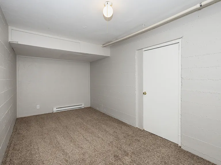 Skylark Apartments — Photo 41