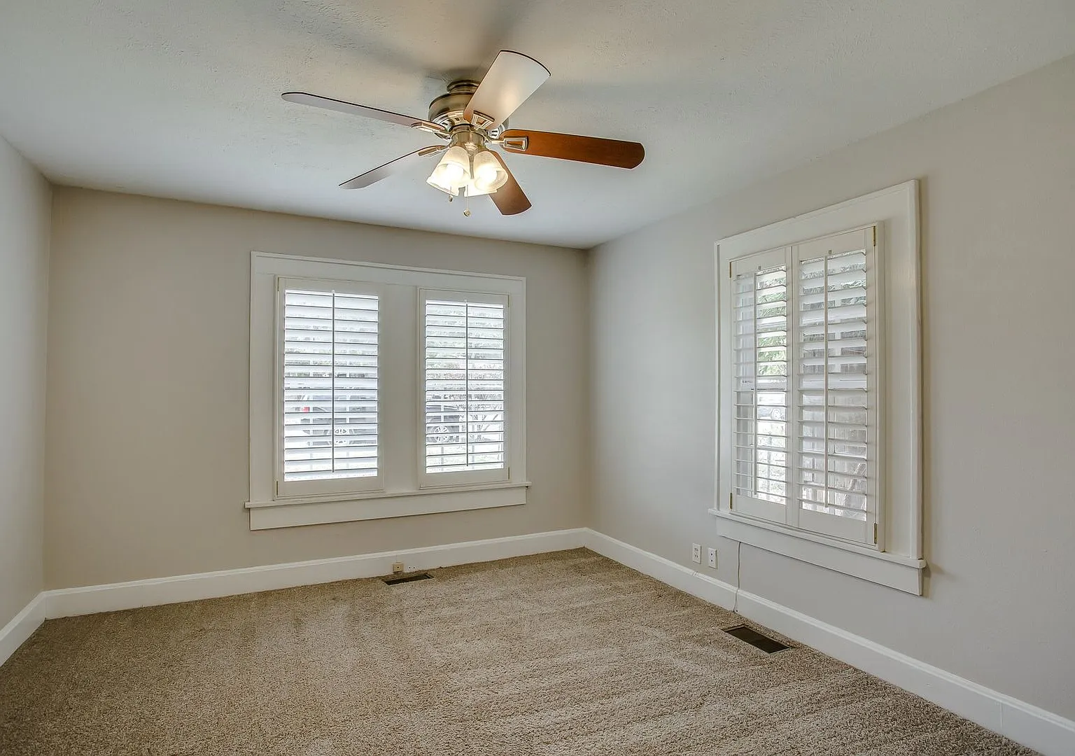 Available NOW! 4/2 in Heart of Lubbock! — Photo 3