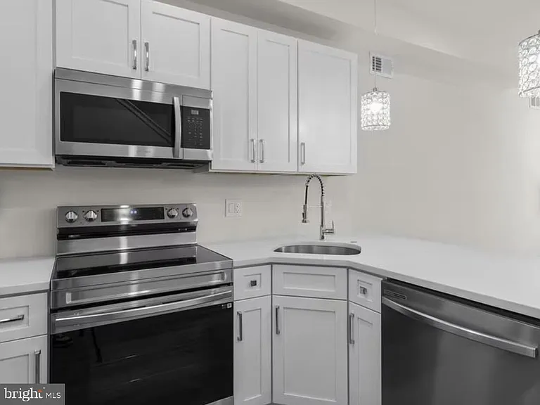 638 N Shedwick St #2 — Photo 6