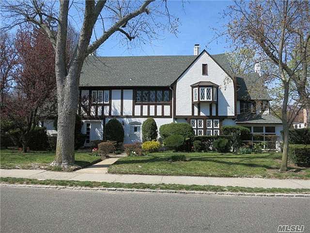 2nd image of 49 Nassau Dr