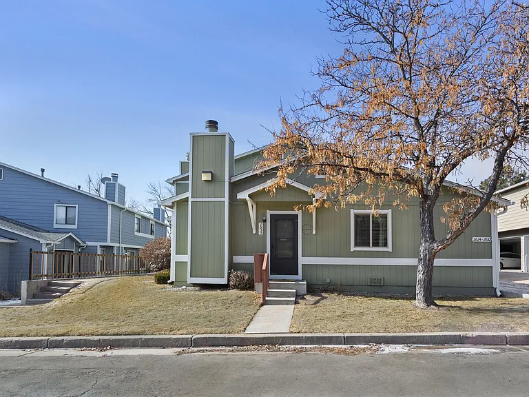 Hearthwood Ln — Photo 17