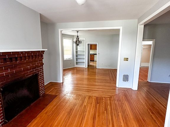 3rd image of 6 Barnett St Unit 1