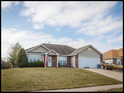 734 Iron Horse Dr, Warrensburg, MO, 64093
