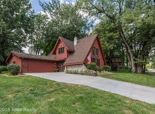 9830 Lincoln Ave, Clive, IA 50325