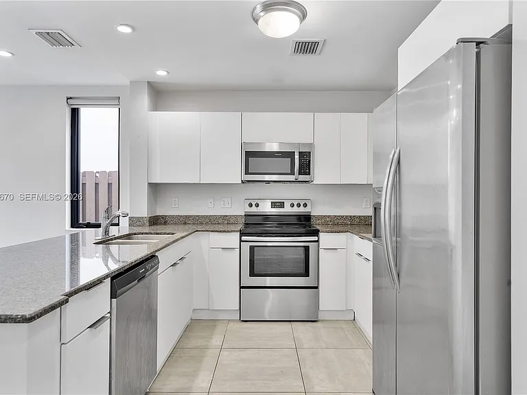 4390 E 10th Ave #4390 — Photo 12