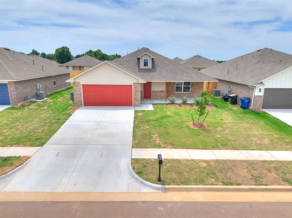 925 Hazy Brook Cir, Chickasha, OK 73018