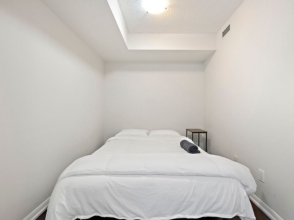 1st image of 209 Fort York Blvd #1062