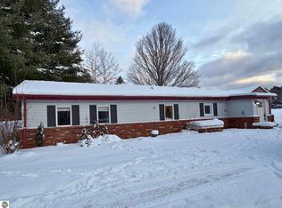 385 W Sleights Rd, Traverse City, MI 49696