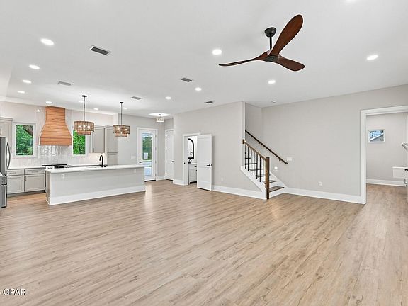 4th image of 6907 N Lagoon Dr