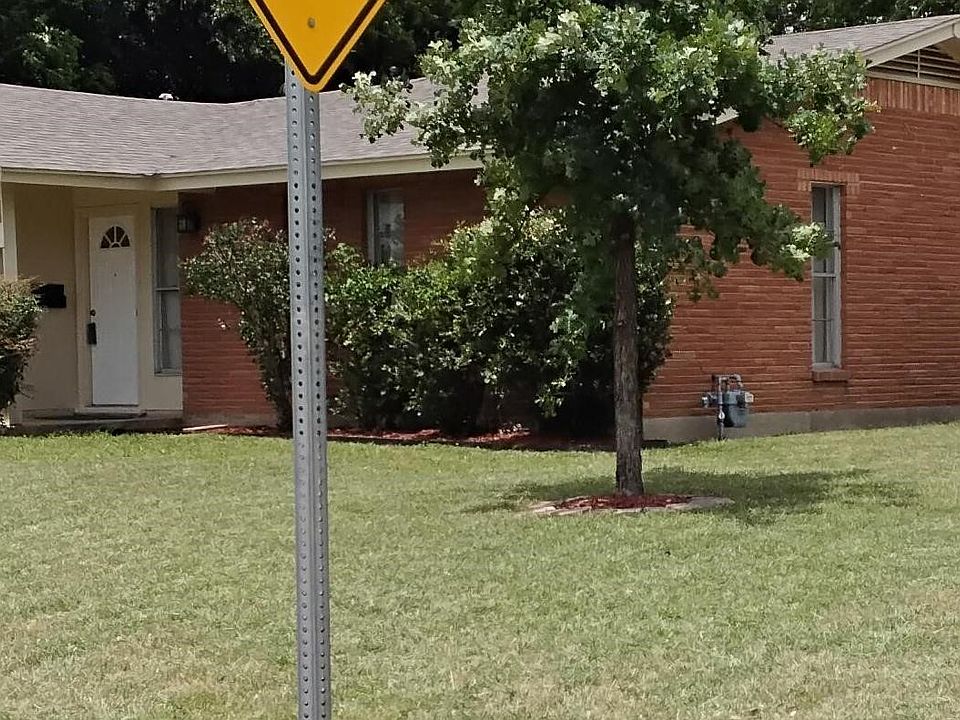 1st image of 423 Columbia Cir