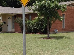 423 Columbia Cir, Irving, TX 75062