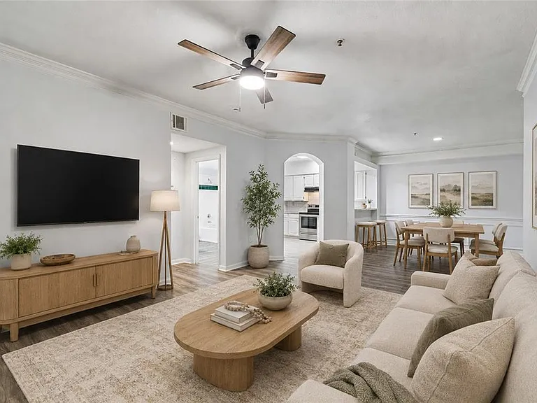 5211 Bay Club Cir — Photo 2