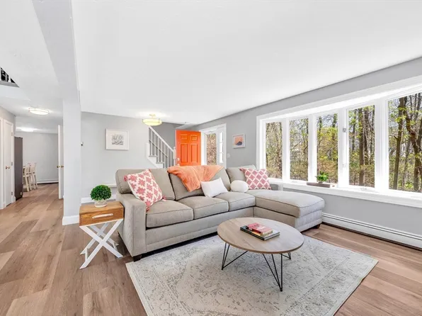 48 Warren Ave, Reading, MA 01867