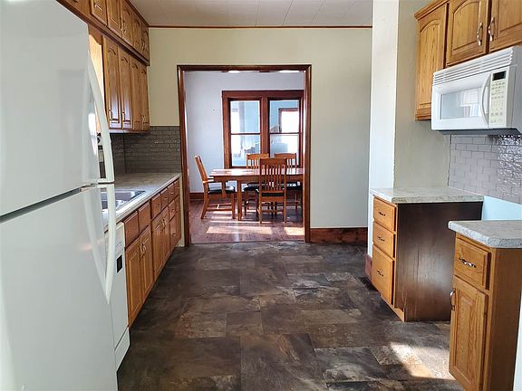 2nd image of 208787 Staadt Ave