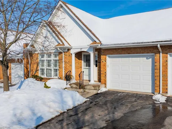 2684 Mewburn Rd #17, Niagara Falls, ON L2J 0A9