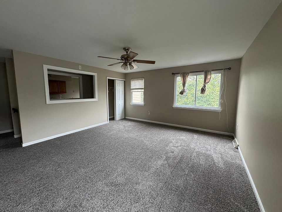 Living room - new paint and carpet