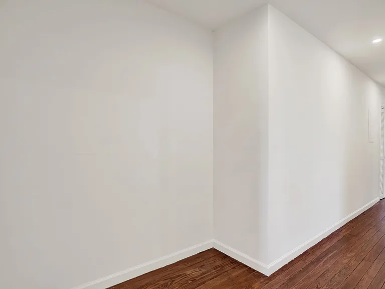 307 E Liberty St — Photo 18