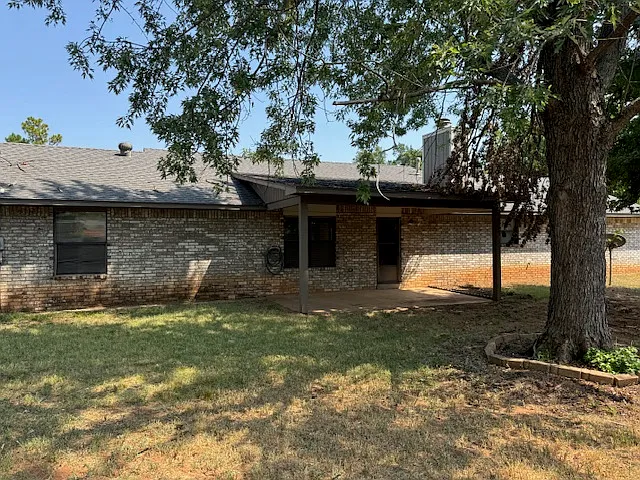 2118 N Crescent Dr — Photo 23