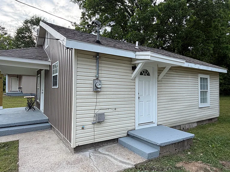 3024 Ellis St — Photo 3