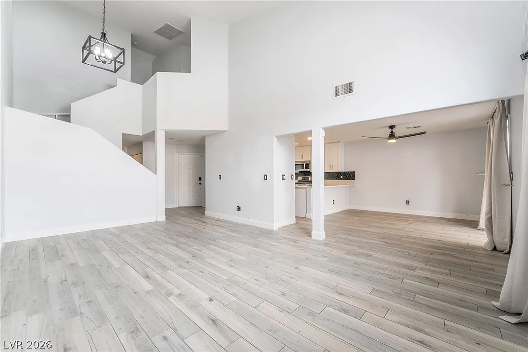 3 bed, 2.5 bath, 1873 sqft, $2,100 — Photo 4