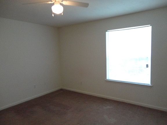 5th image of 1085 Solana Ave #2