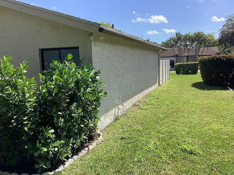 8895 Old Pine Rd — Photo 38