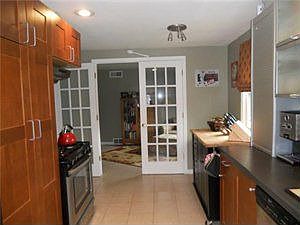 5th image of 37 Park Forest Dr