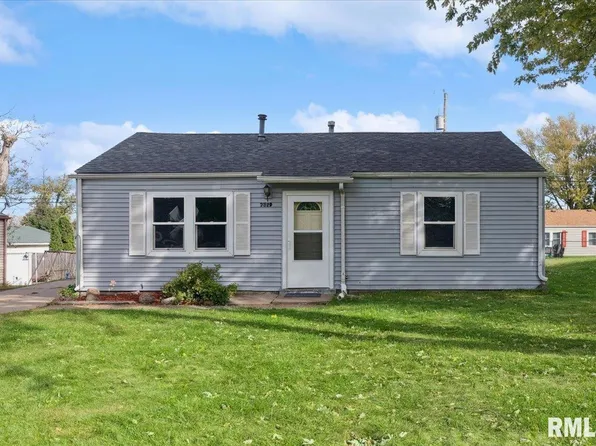 7319 Volquardsen Ave, Davenport, IA 52806