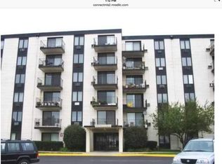 9128 W Terrace Dr APT 1F, Niles, IL 60714
