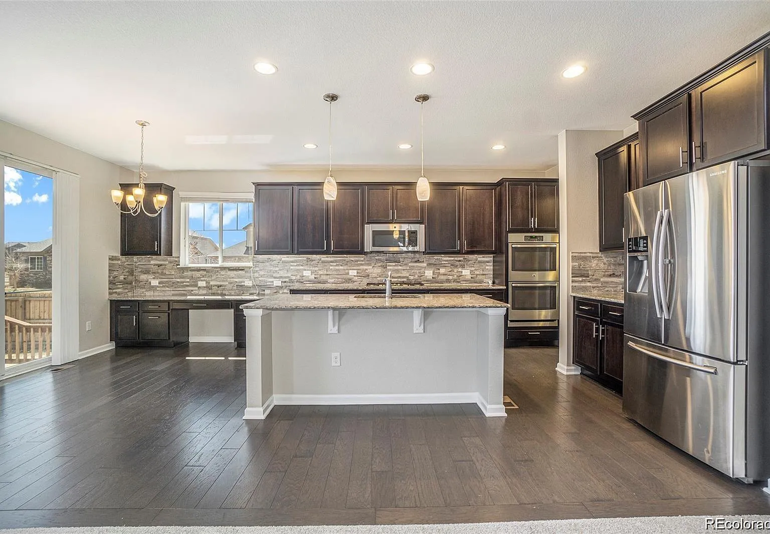 4 bed, 4.5 bath, 4055 sqft, $4,199 — Photo 3