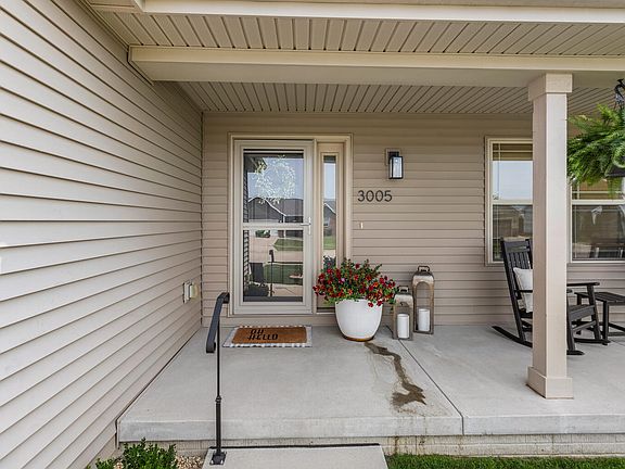 4th image of 3005 Applewood Dr