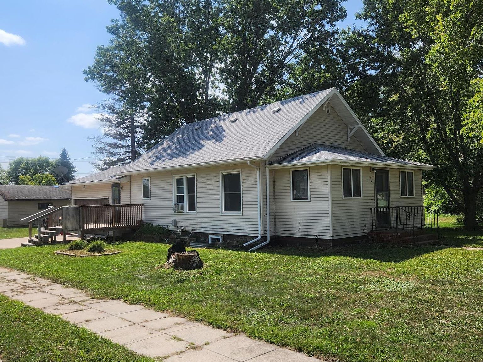 201 W Broadway St, Starbuck, MN 56381 Zillow