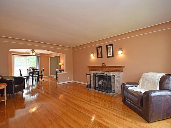 4th image of 6608 Elwynne Dr